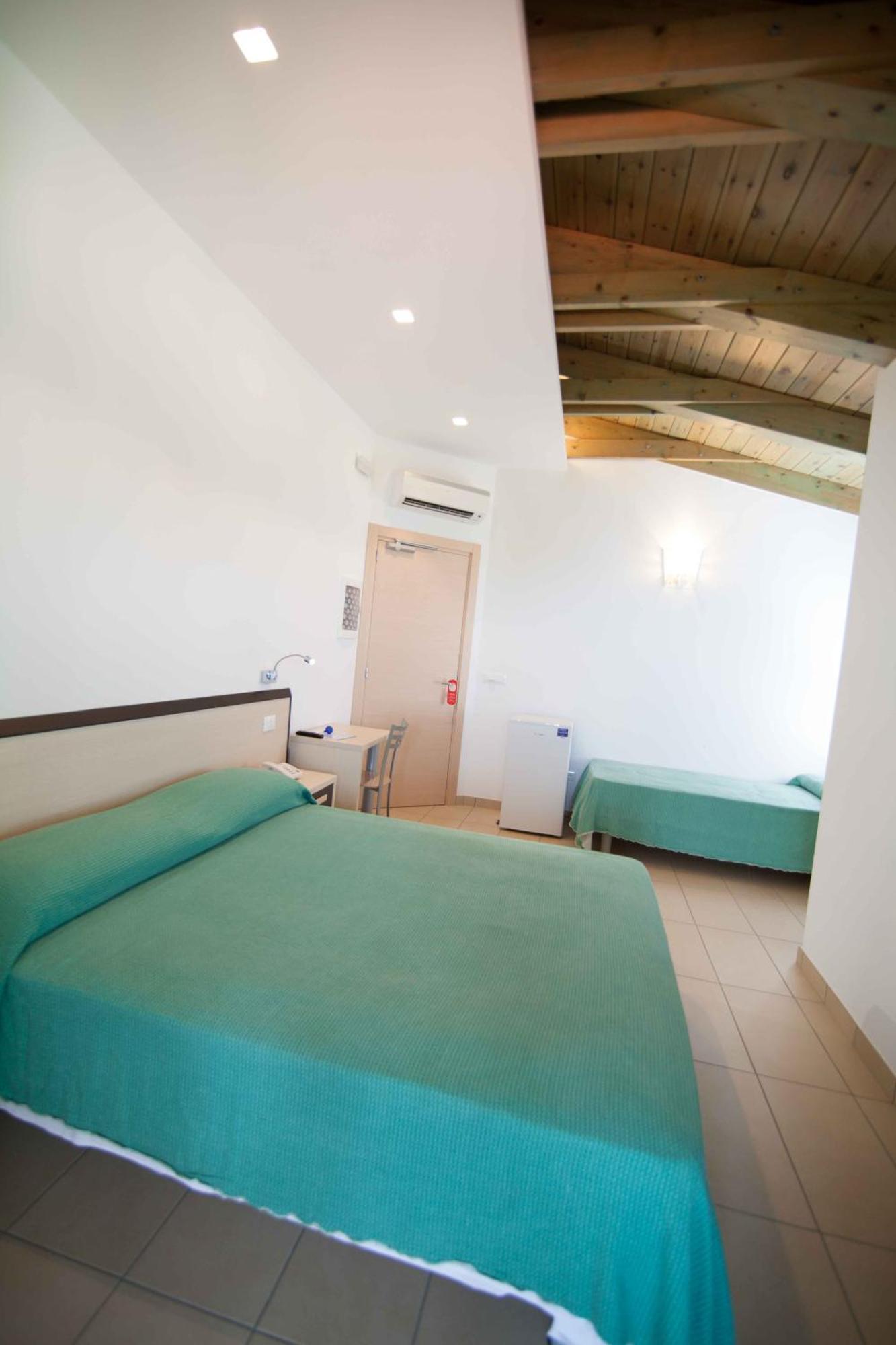 Hotel Marinella Capo Vaticano Exterior foto